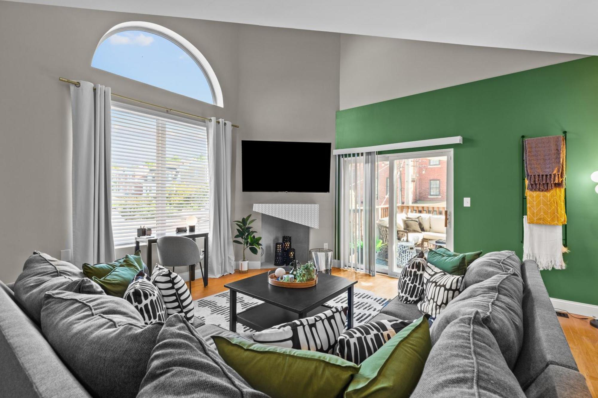 West End Whimsy | Jz Vacation Rentals Tower Grove Экстерьер фото